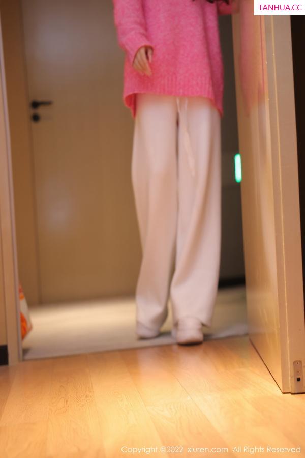   [XiuRen]高清写真图 2022.12.09 No.5975 美羊羊 美腿美臀第2张图片